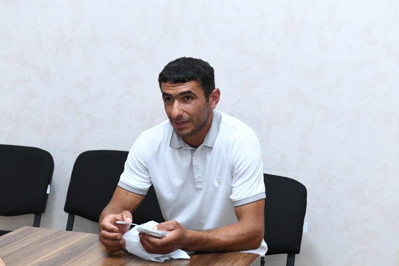 Rövşən Rzayev vətəndaşların suallarını cavablandırdı - FOTOLAR